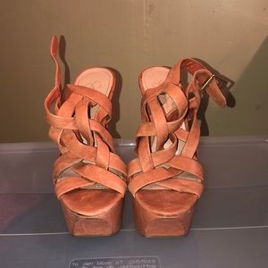 Platform sandals